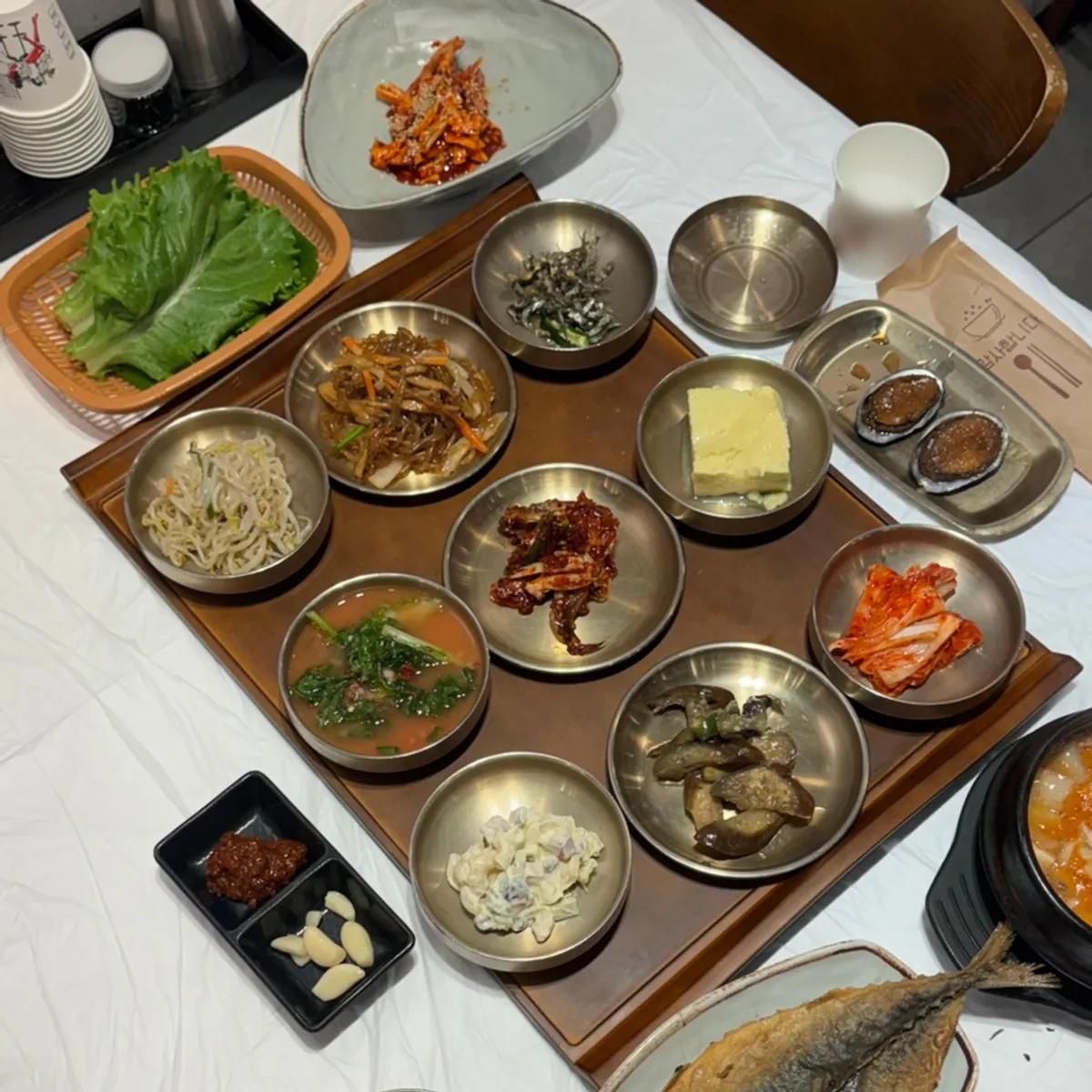 Yun Sikdang's grilled bulgogi set meal spread