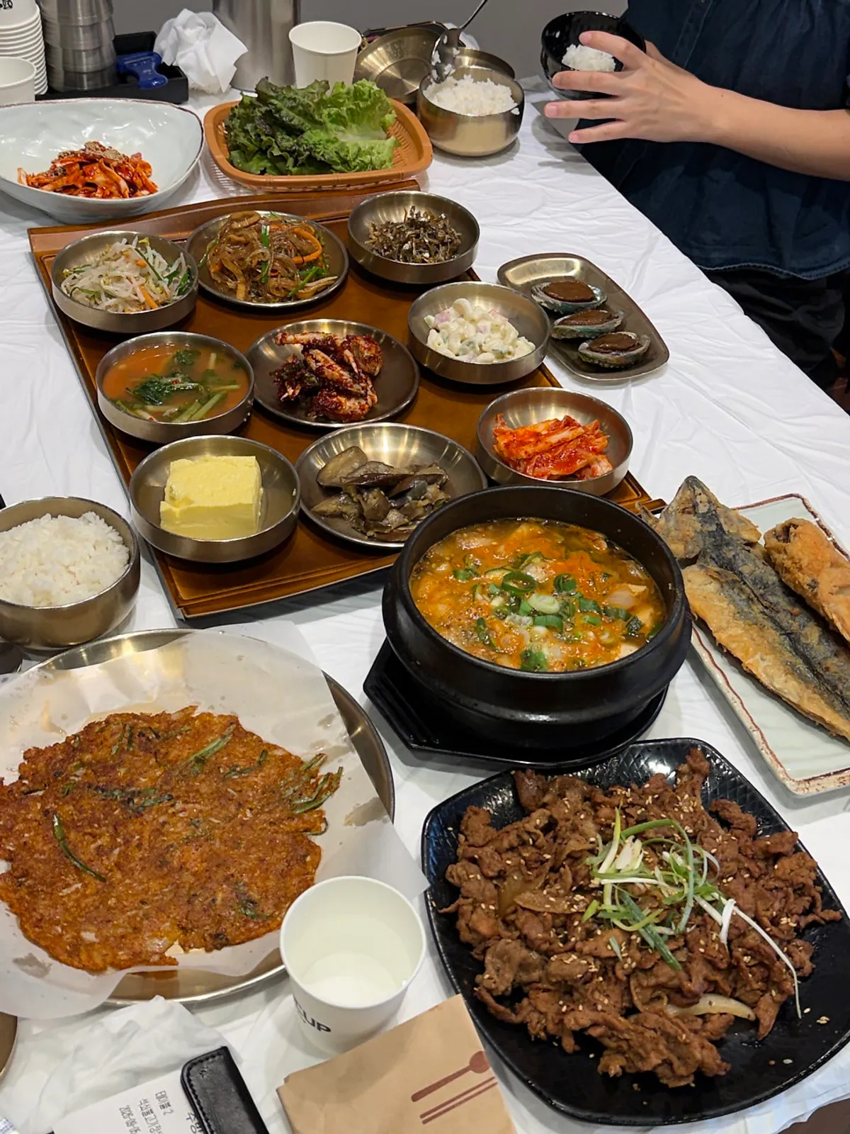 윤식당 석쇠불고기정식 한 상 차림