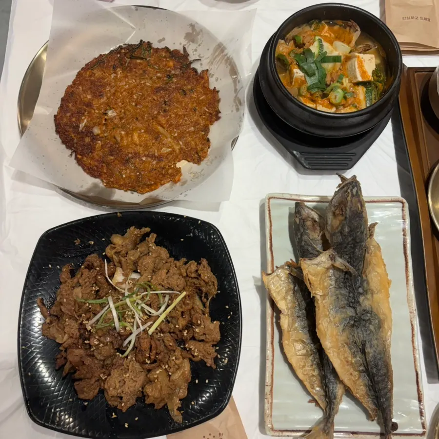 Crisply fried kimchi pancake