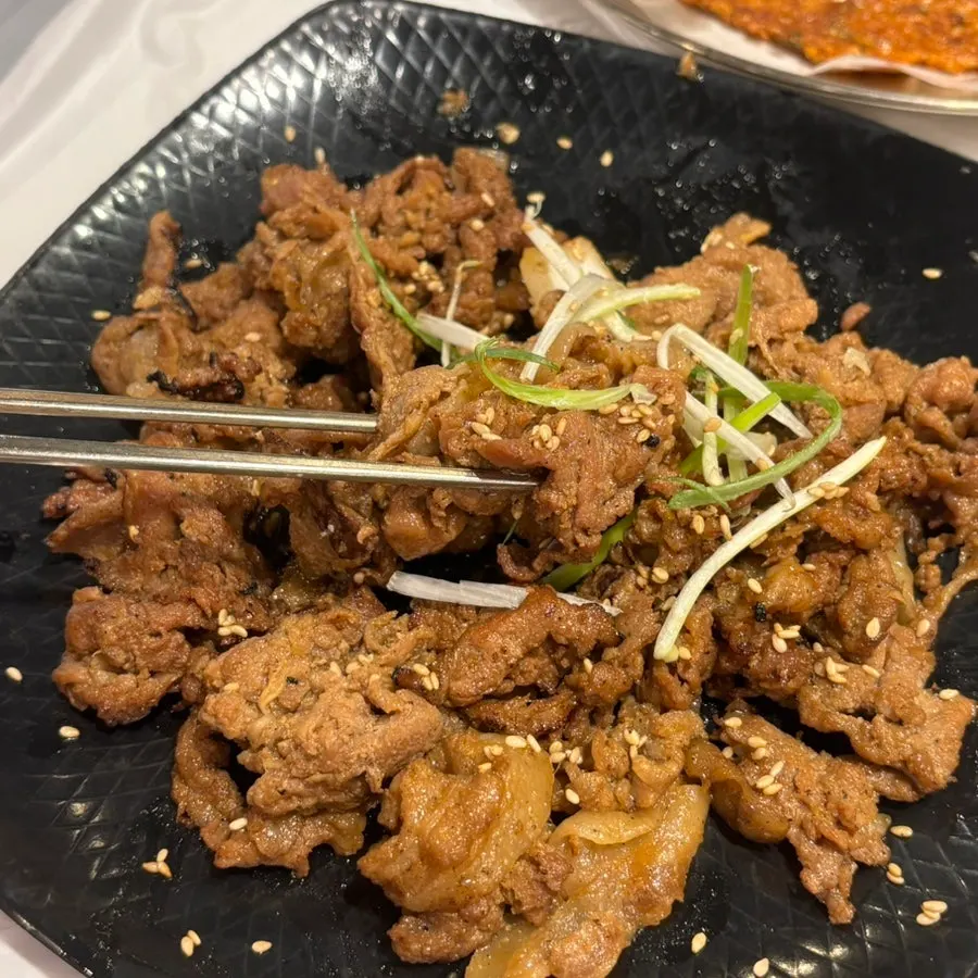 Seasoned crab with a hint of sancho pepper