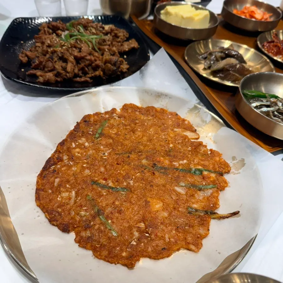 뚝배기에 끓여 나온 윤식당 된장찌개