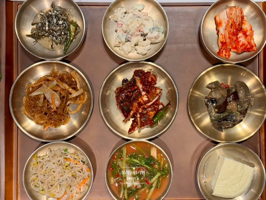 Assorted basic banchan at Yun Sikdang