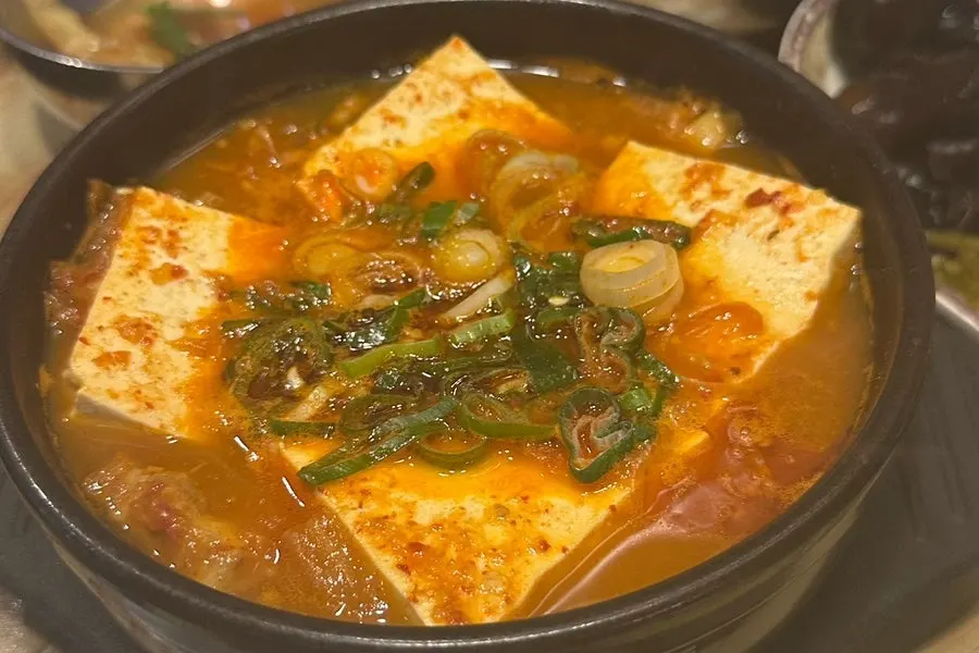 The spicy kimchi stew included with the B Set