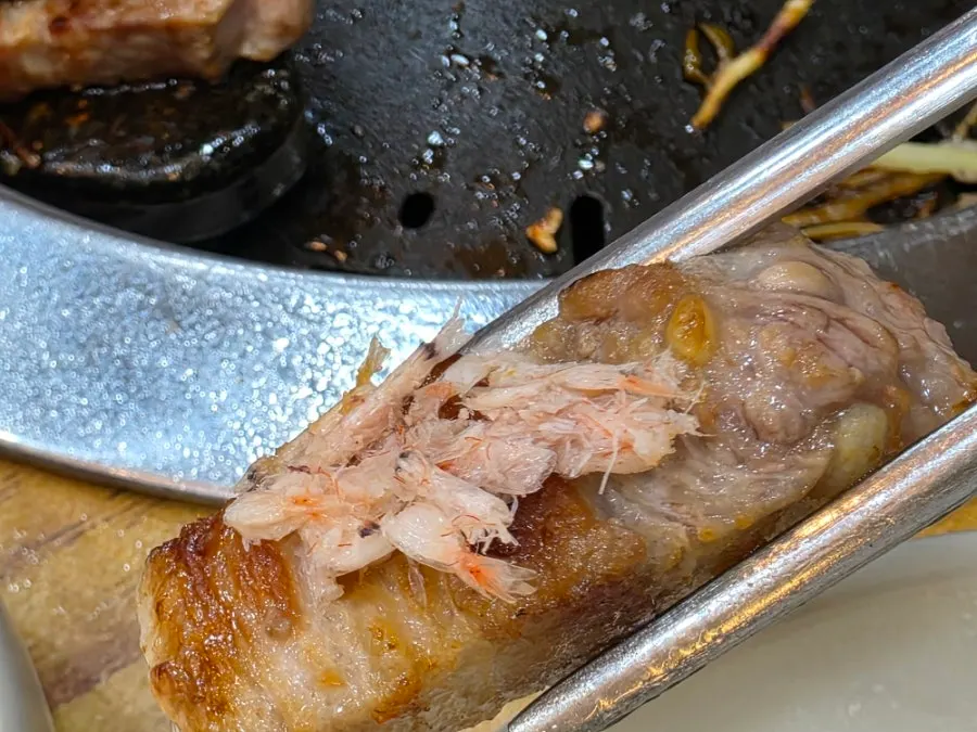 상추에 싼 삼겹살 쌈