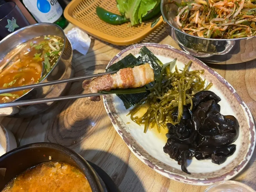멜젓에 찍은 고기