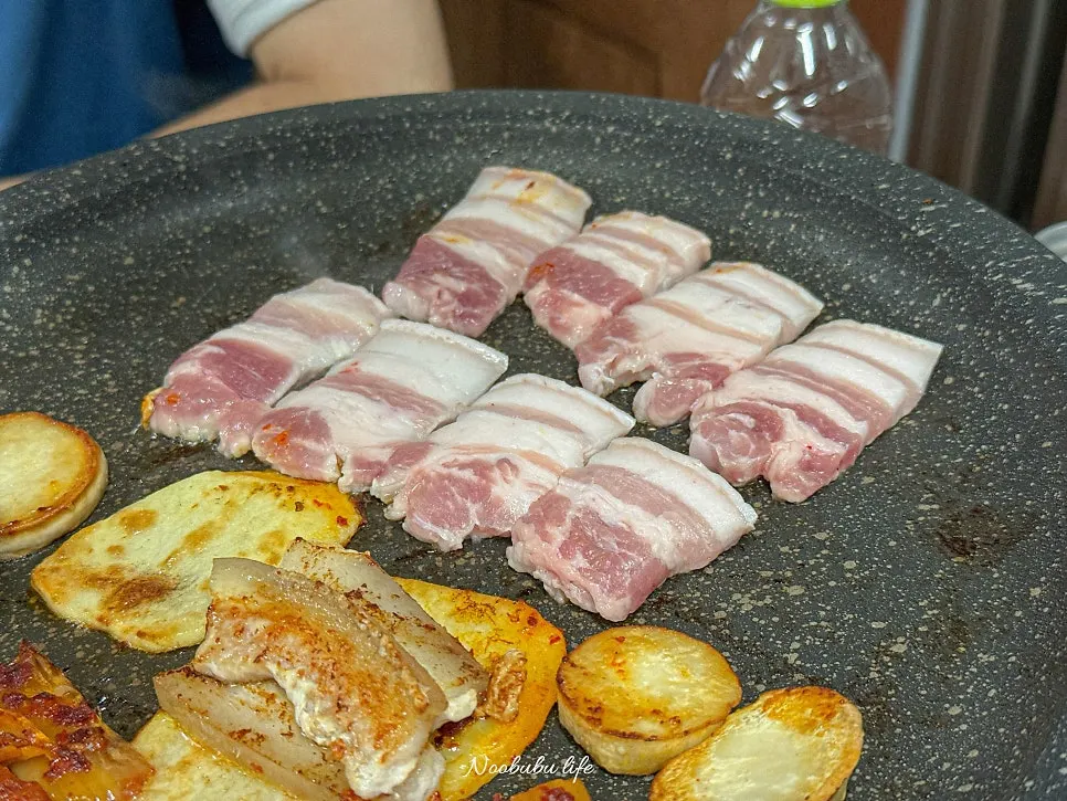 Cross-section of grilled special pork belly