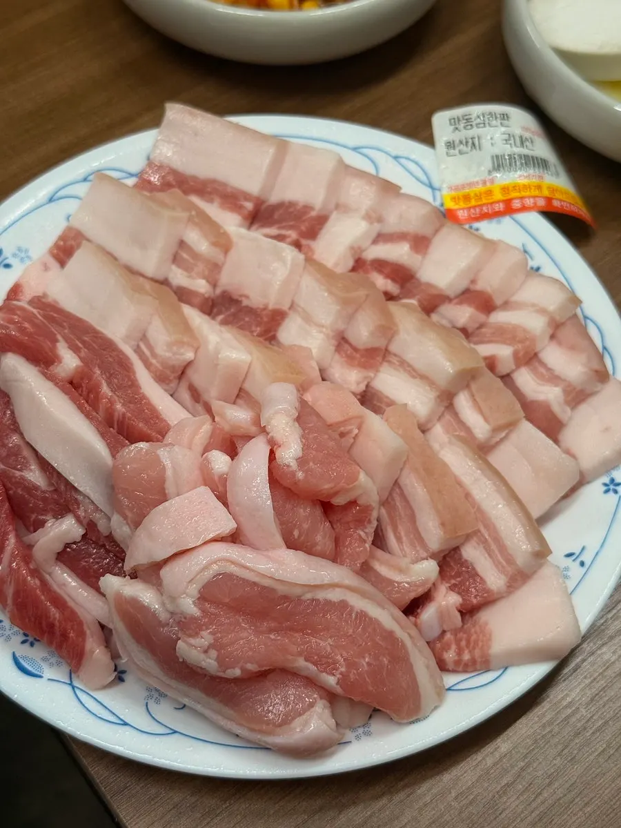 団体利用が可能なマッドンサム凡魚本店の別館スペース