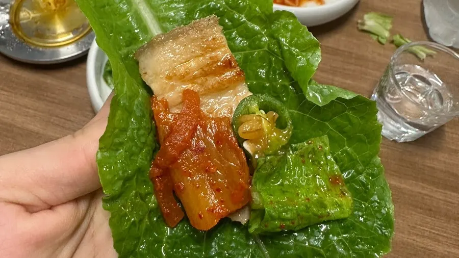 오겹살 상추쌈 한 입