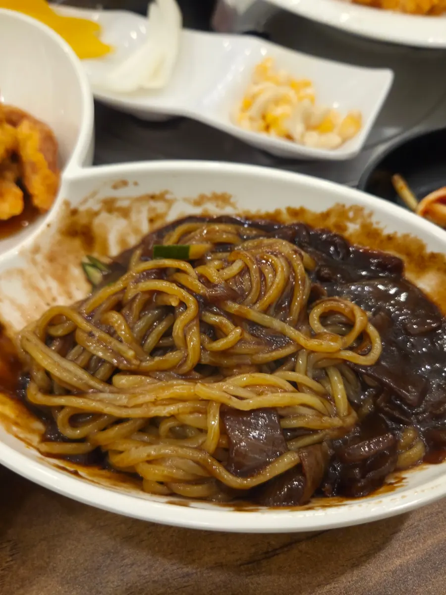 The jjajang and tangsuyuk in the solo set