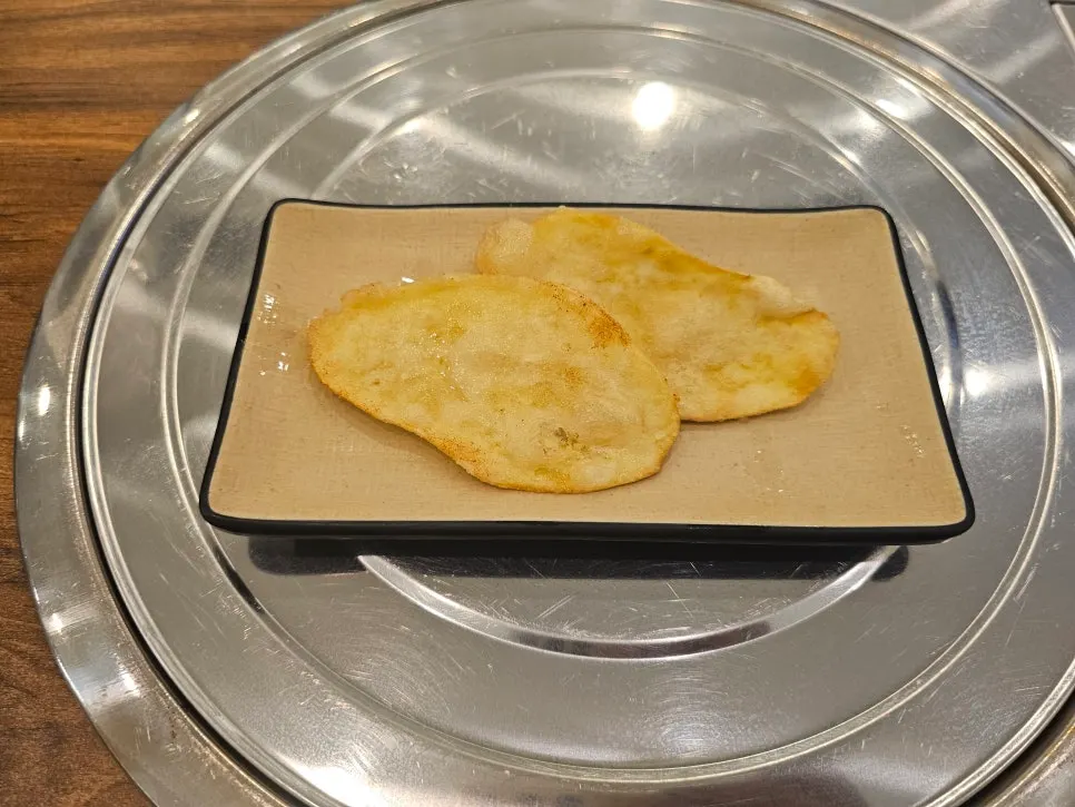 1인 정식 메뉴가 표시된 메이웨이 안내