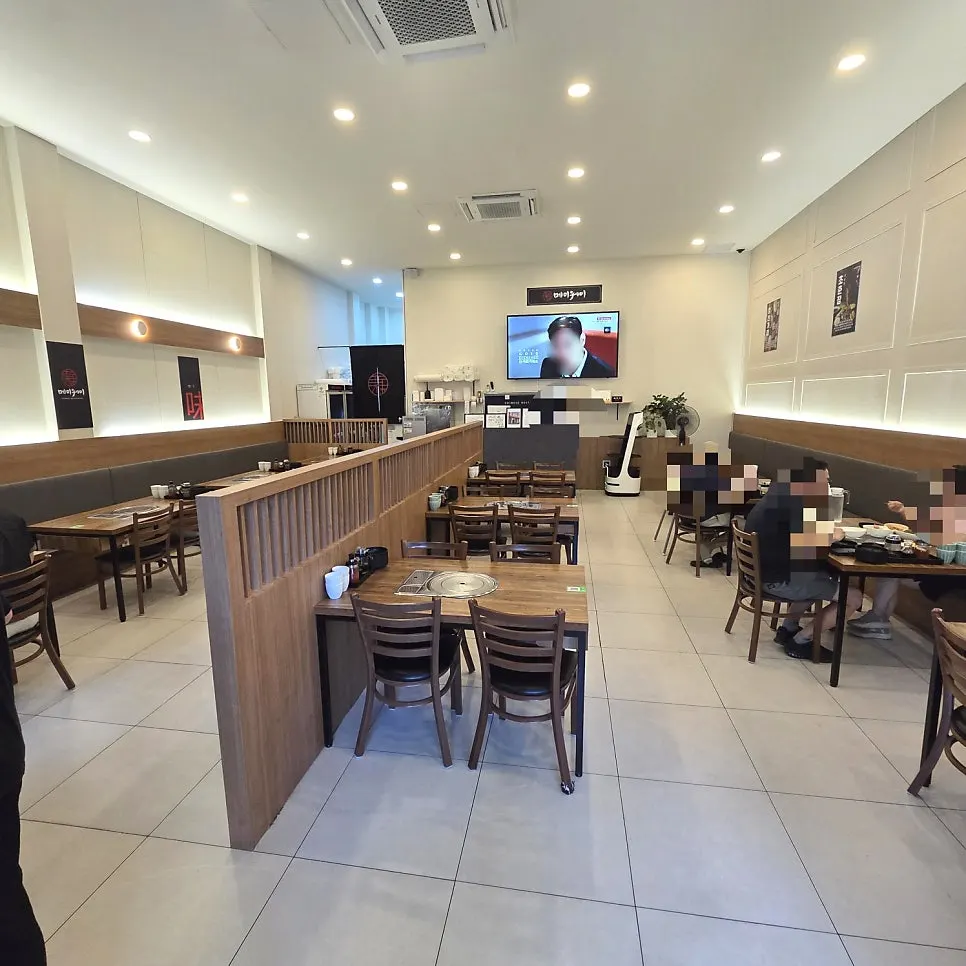 Clean interior of Mayway
