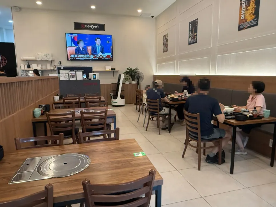 Interior of Mayway Gwangju Cheomdan with window seating