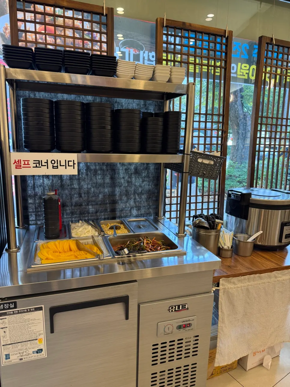 Self-serve side dish corner at Mayway