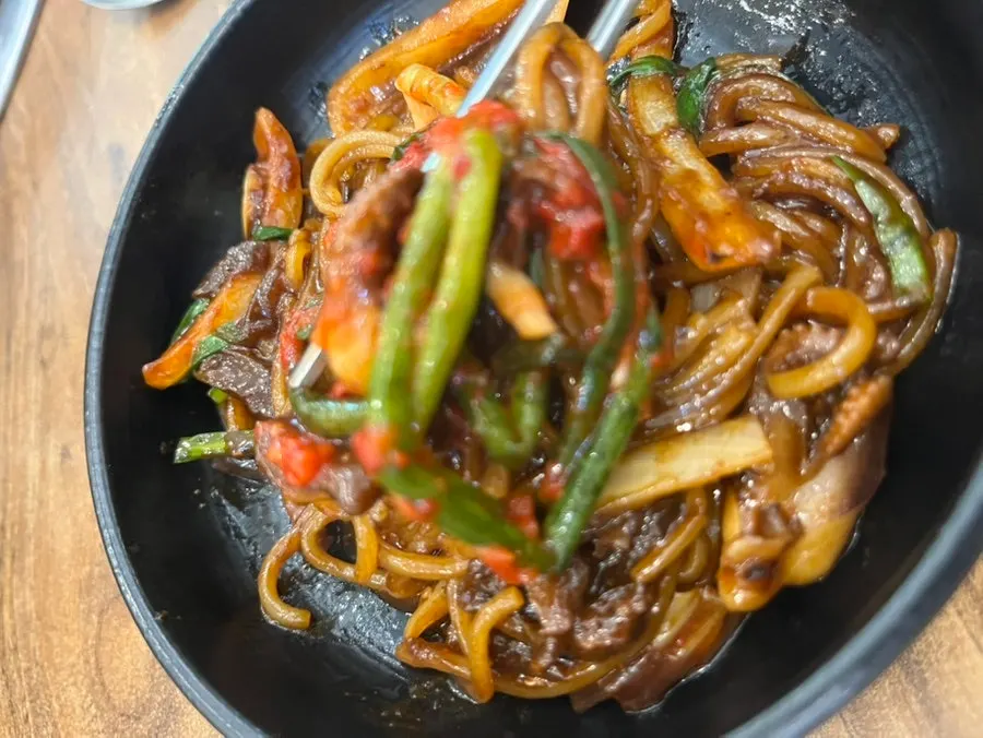 Scallion kimchi served alongside the stone jjajang