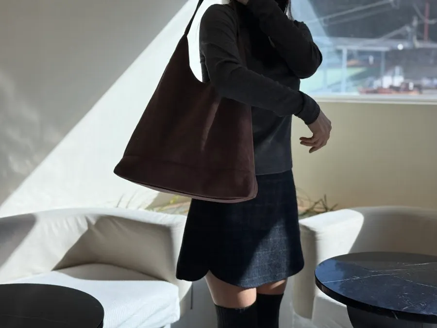 Meda Bag shoulder bag set including a pouch