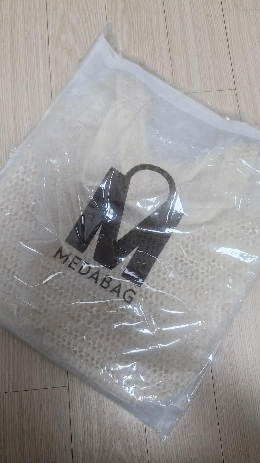 Meda Bag net bag styled with a summer outfit