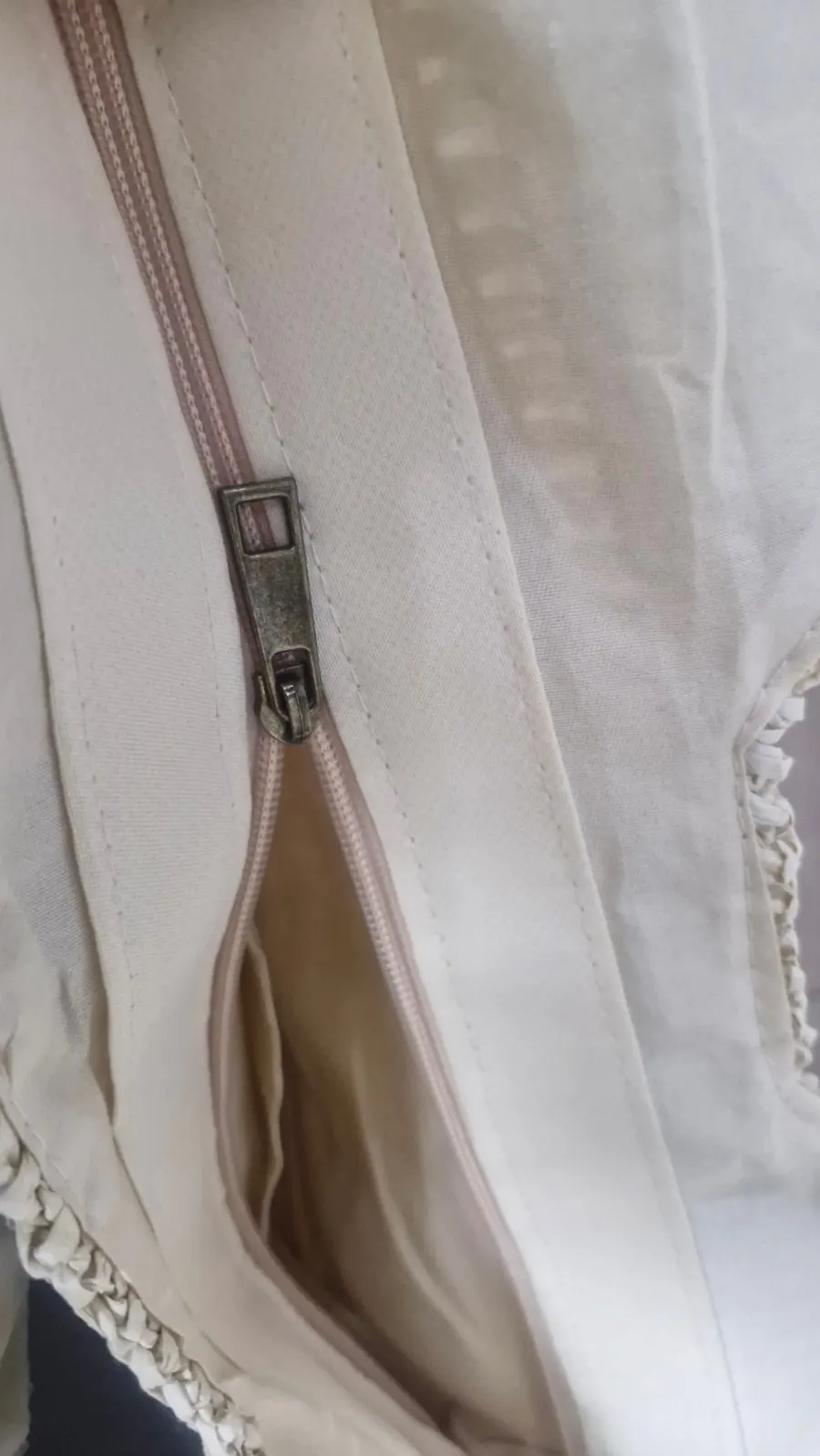 Net shoulder bag styled with different summer outfits