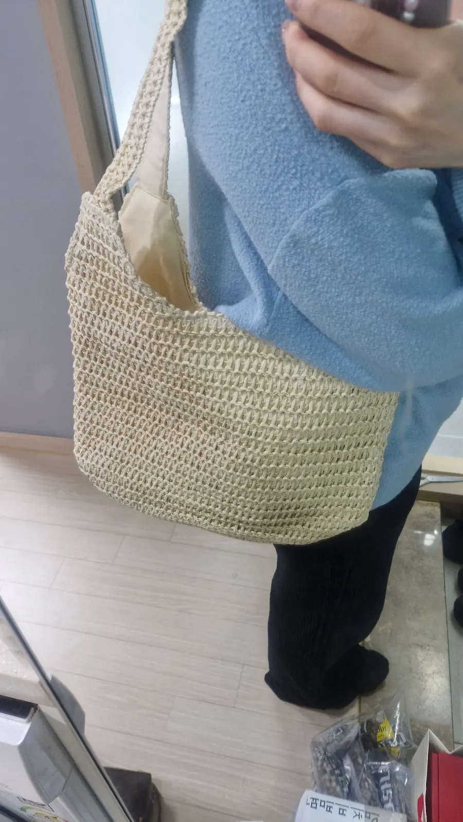 Natural-colored net bag for everyday use