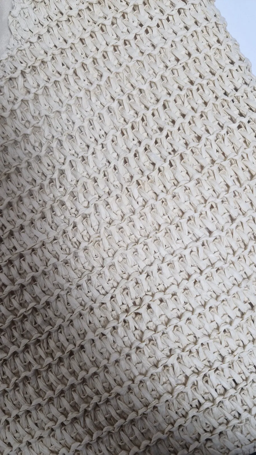 Net bag suited to a naturally lit café