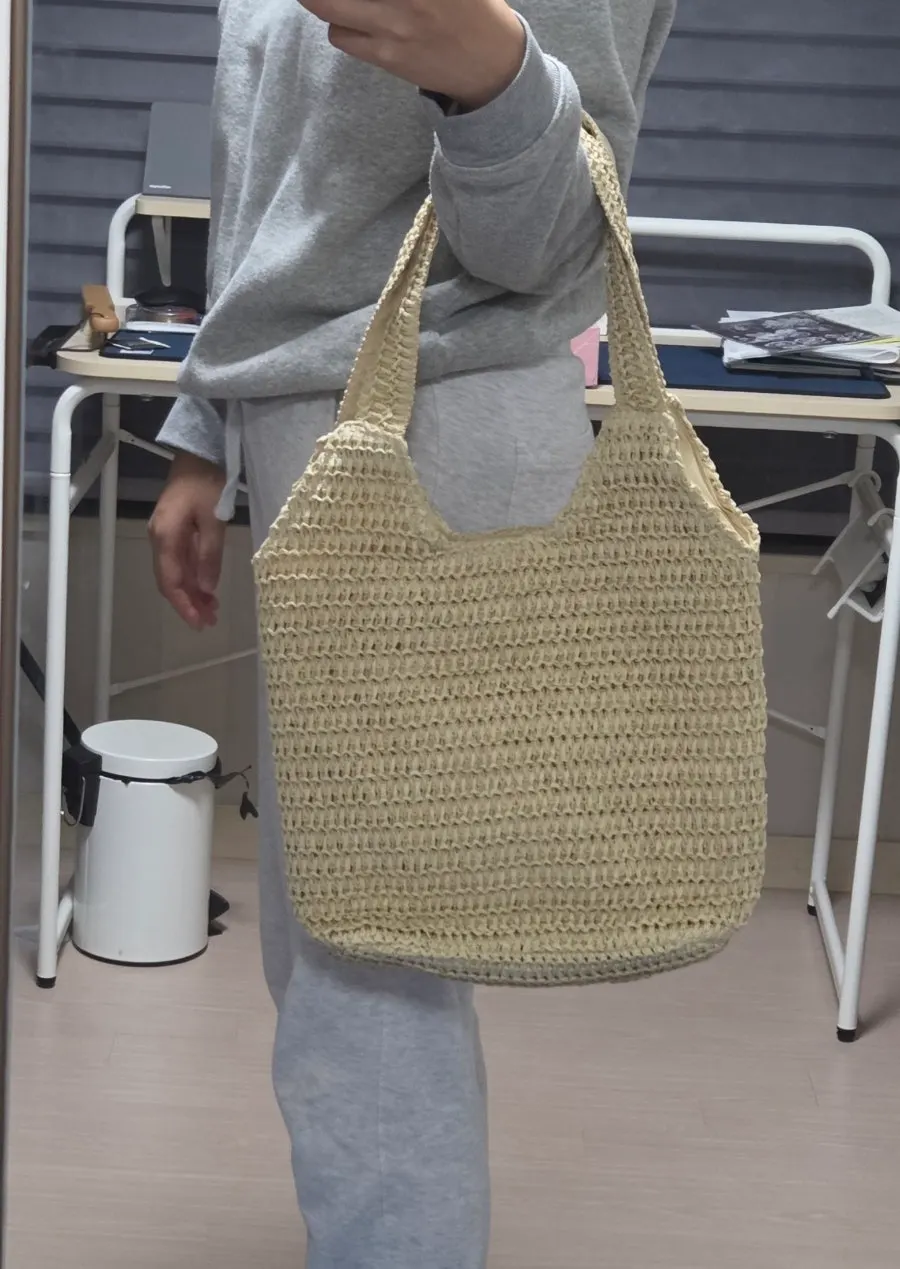 여름 여행에 들고 갈 메다백 라탄 숄더백
