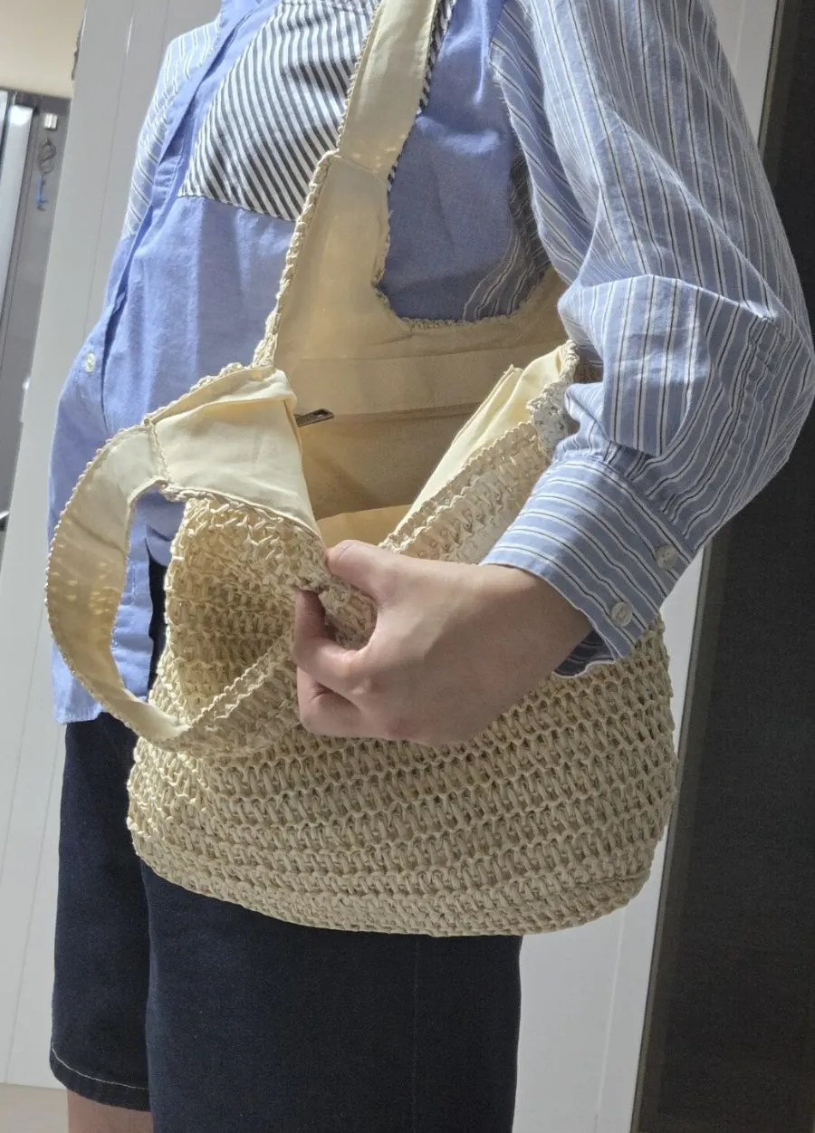 여행과 여름 피크닉용으로 마련한 라탄가방