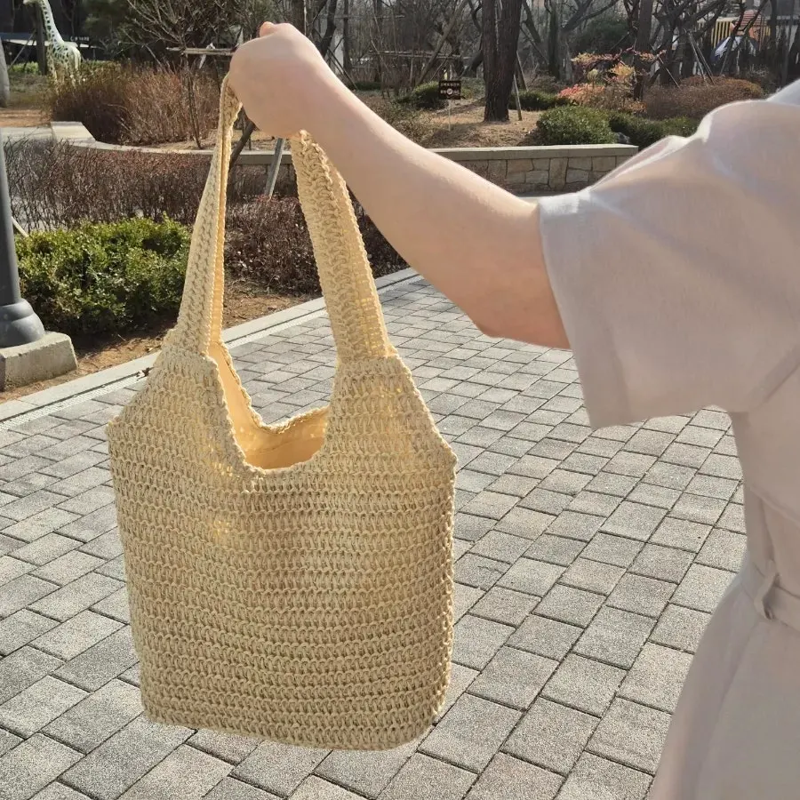 Meda Bag rattan bag chosen for everyday use and travel