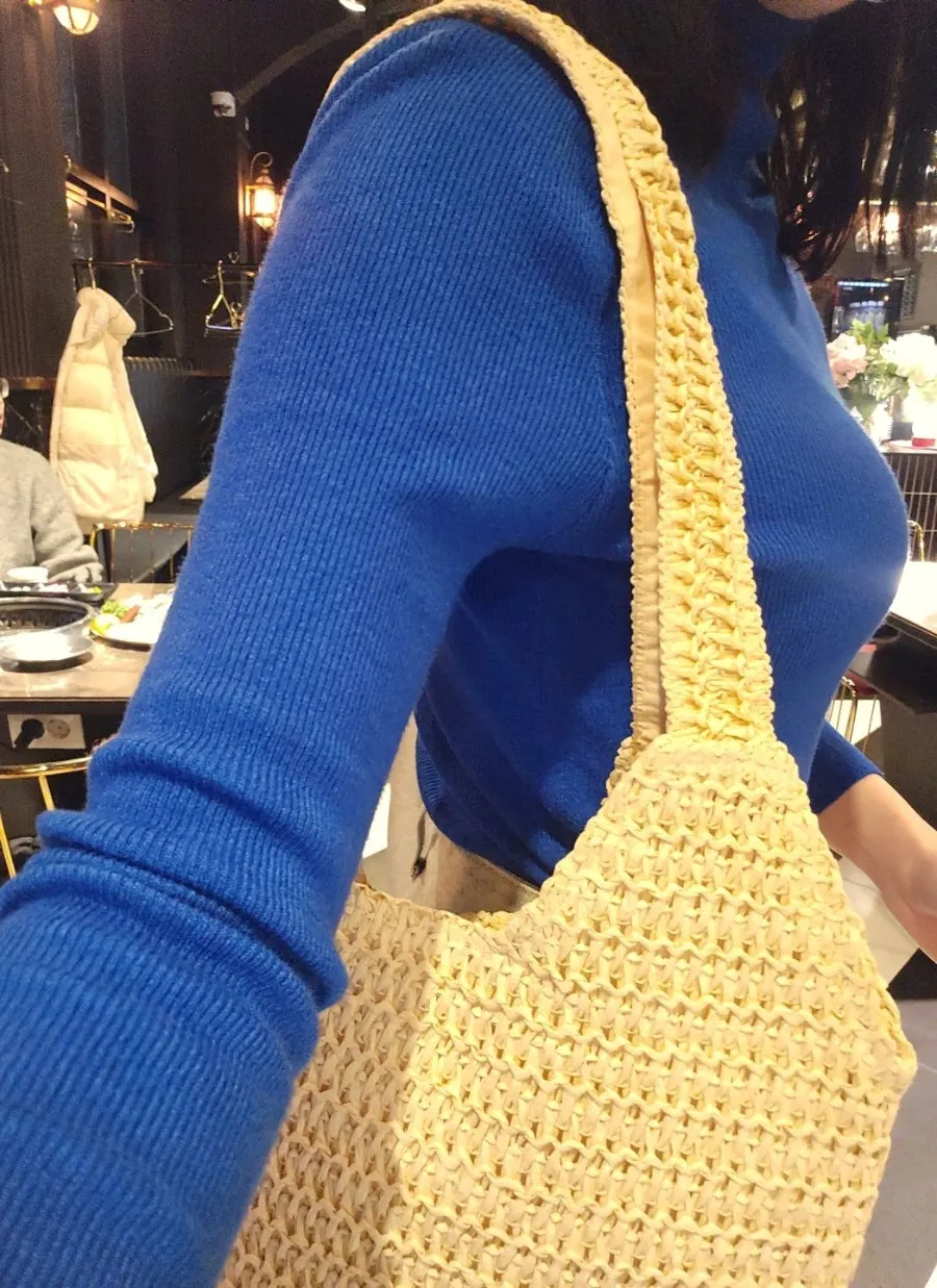 Meda Bag rattan bag with a lining and zipper