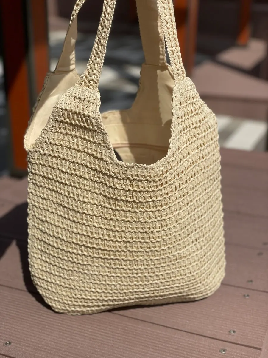 Meda Bag rattan bag chosen for a resort trip