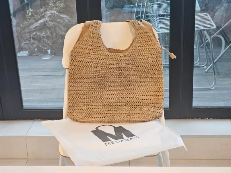 Meda Bag rattan bag's size and weave