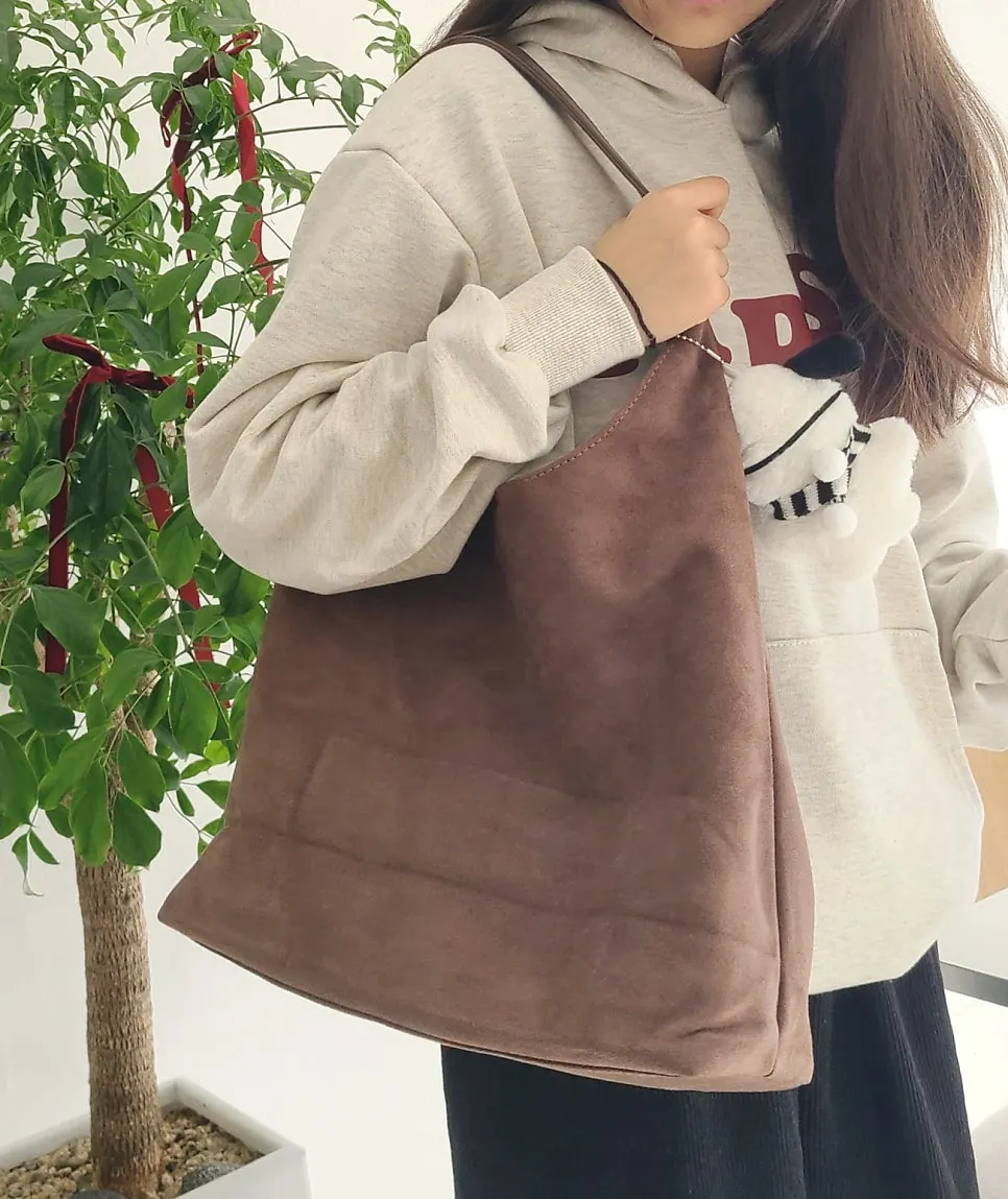 데일리로 사용하는 메다백 카멜 스웨이드 숄더백