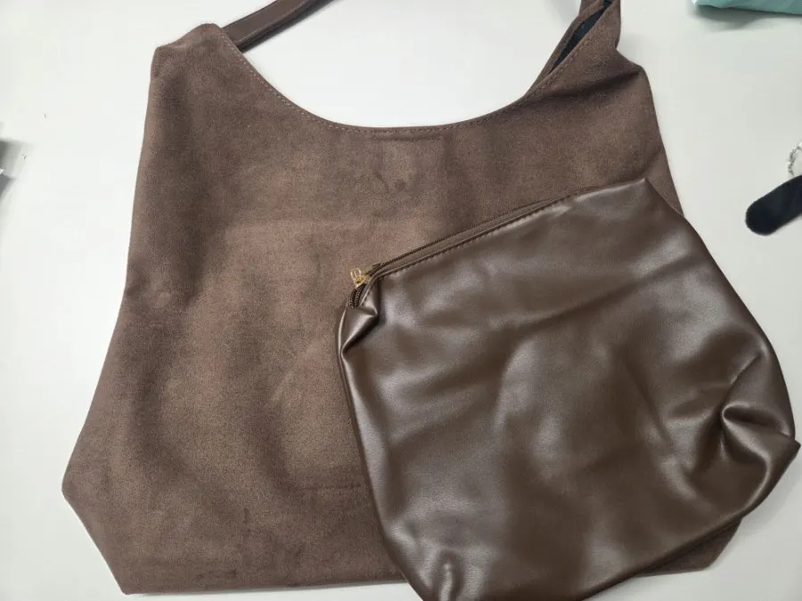 Storage pouch inside the Meda Bag shoulder bag