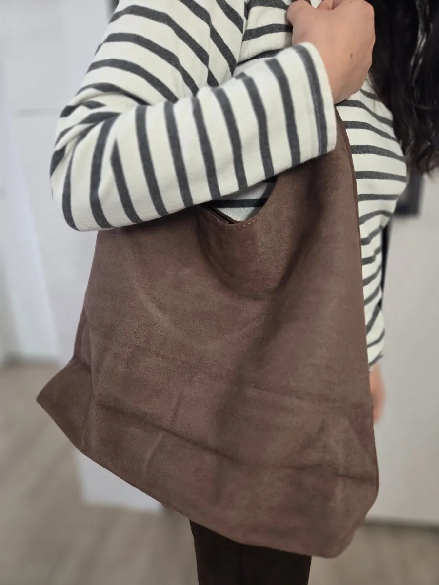Large-capacity Meda Bag shoulder bag holding everyday belongings
