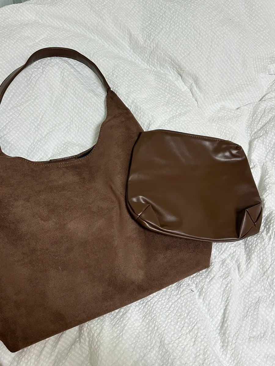 Camel color and material of the Meda Bag suede bag