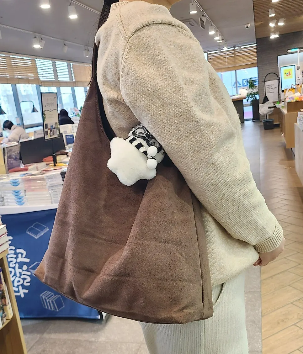 일상에서 들고 다니는 메다백 숄더백
