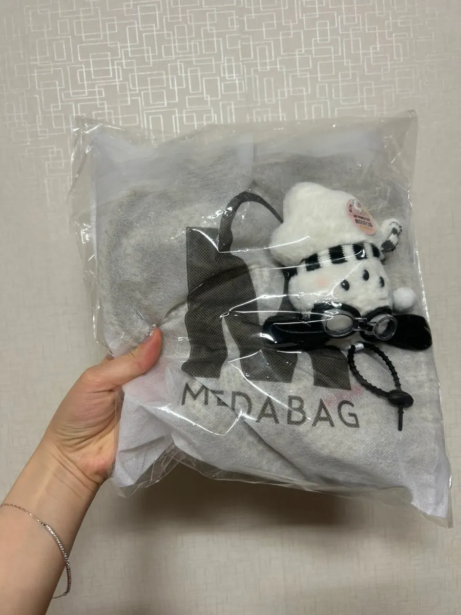 꼼꼼하게 포장된 메다백 배송 구성
