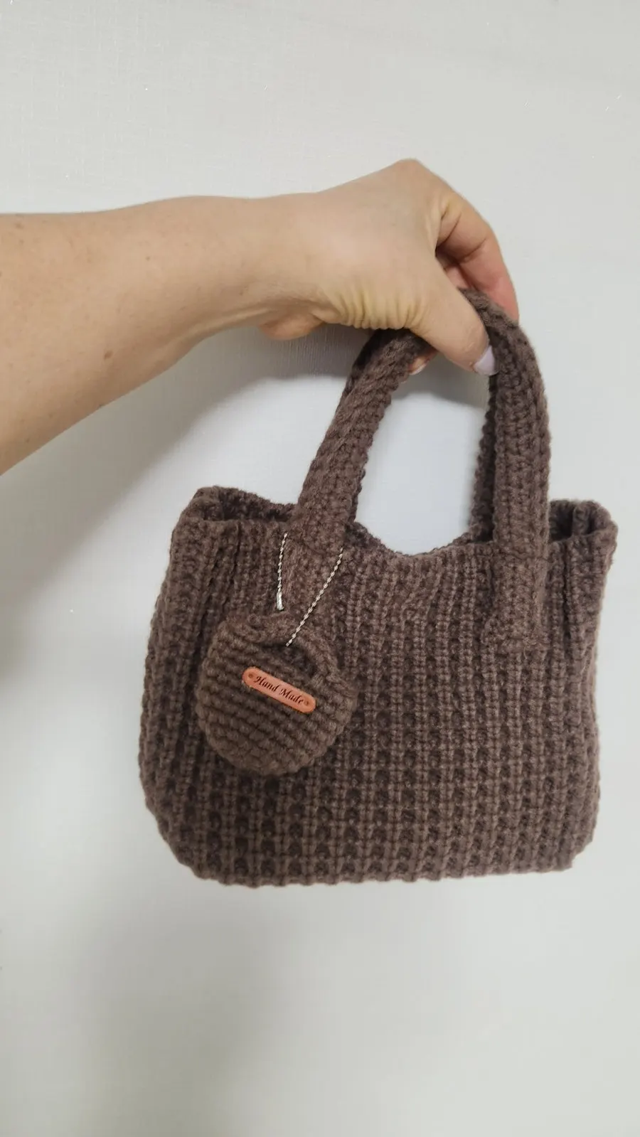 Compact knit tote bag