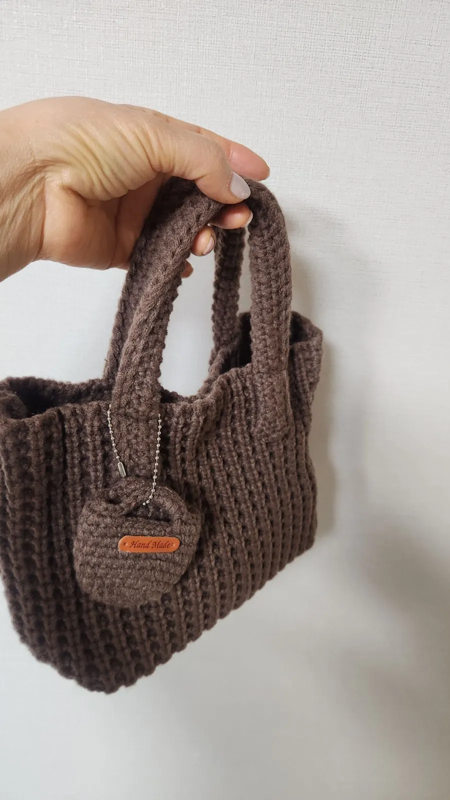 Knit mini tote bag for everyday outings
