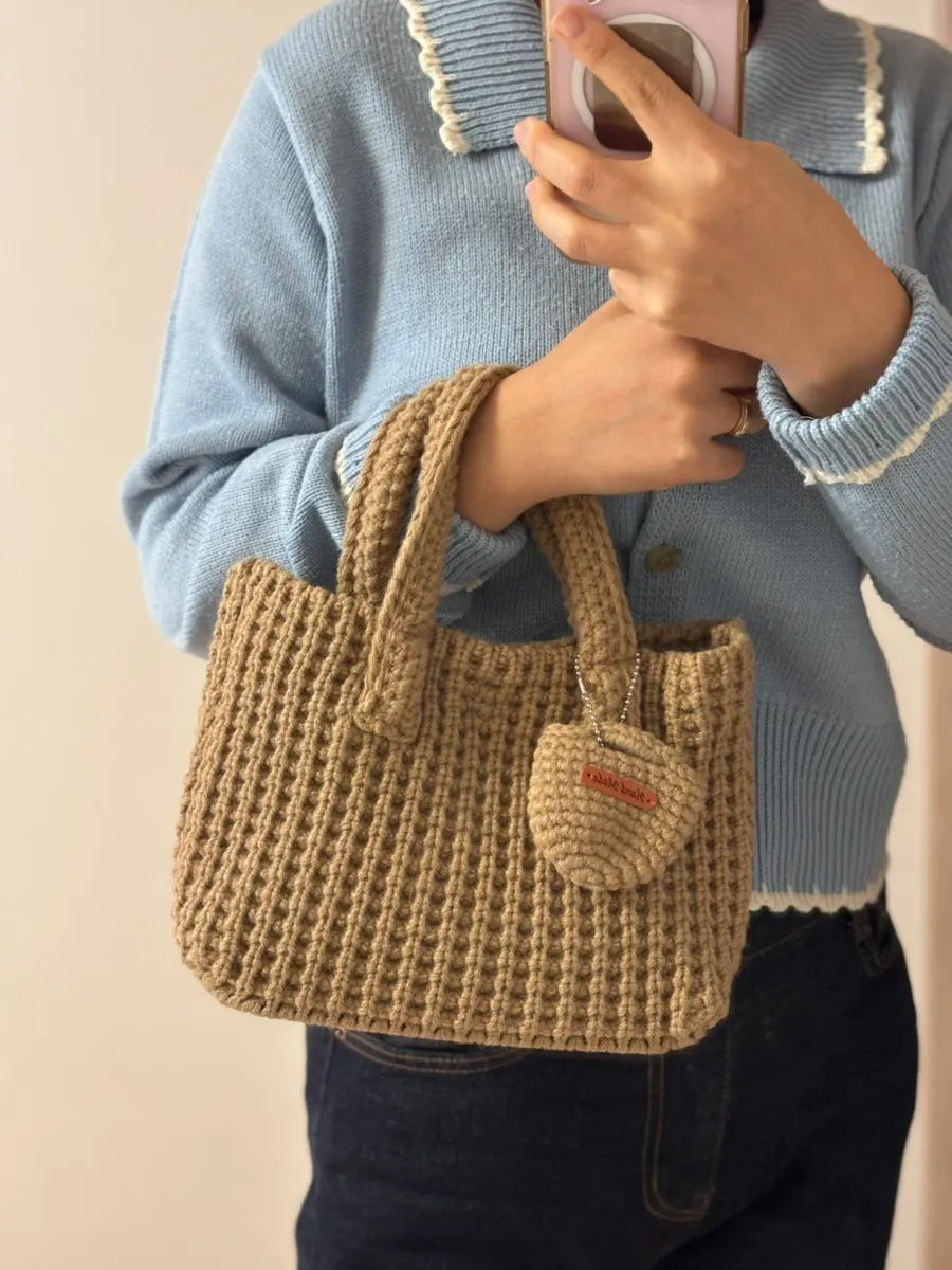 Knit mini tote bag for fall and winter