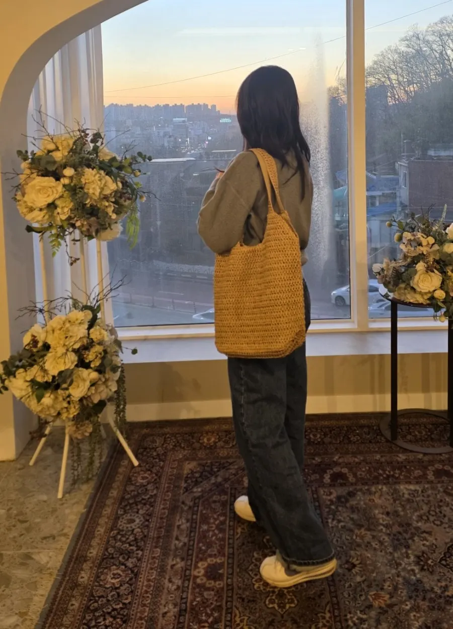 일상 외출 옷차림에 매치한 메다백 가방