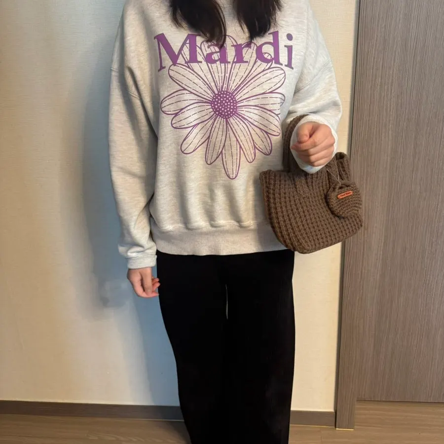 탄탄한 니트 짜임의 가방