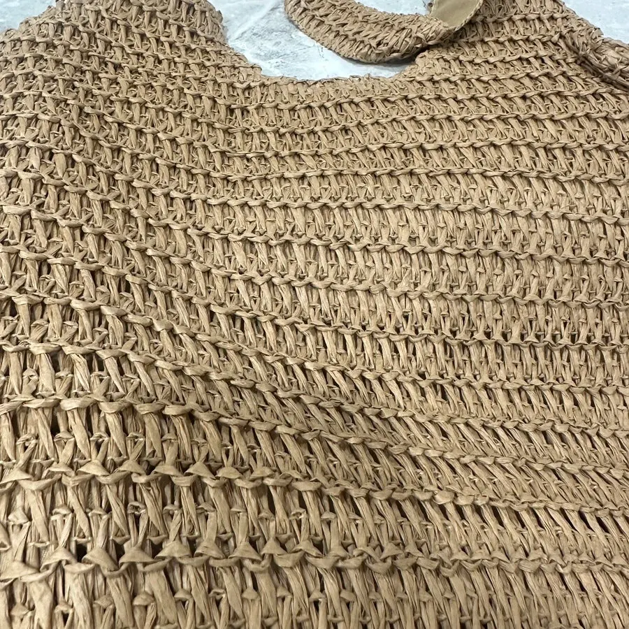 Weaving and finish of the Meda Bag rattan shoulder bag