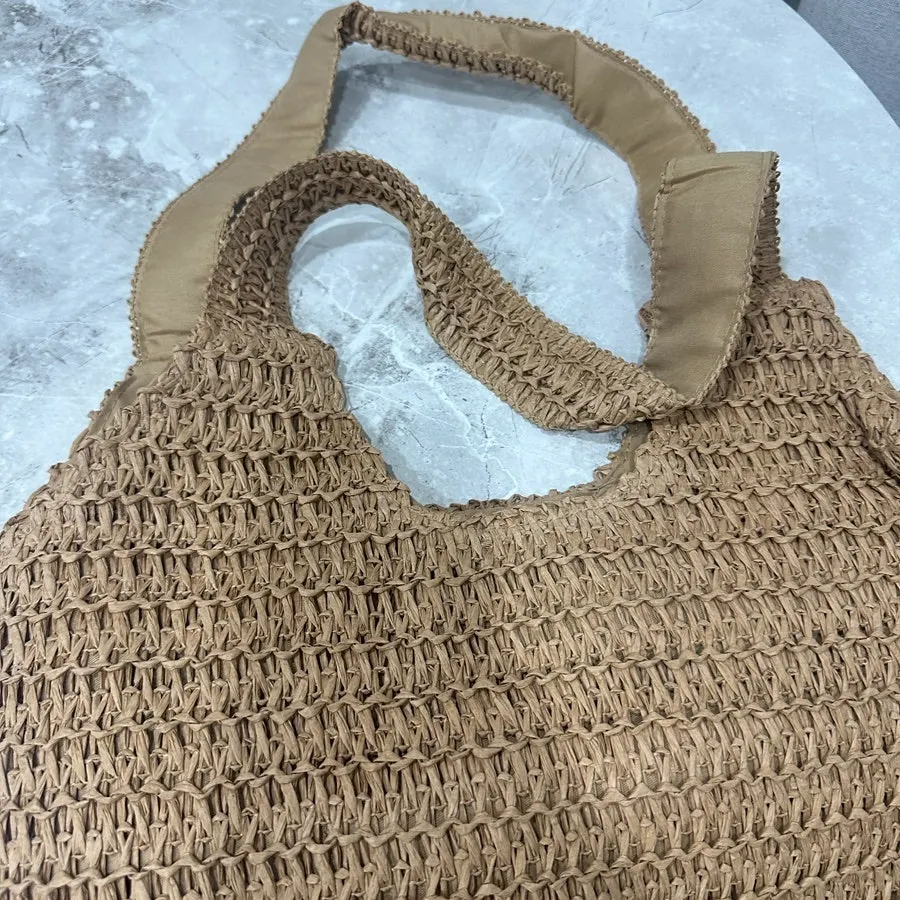Meda Bag interior with lining and a small pocket