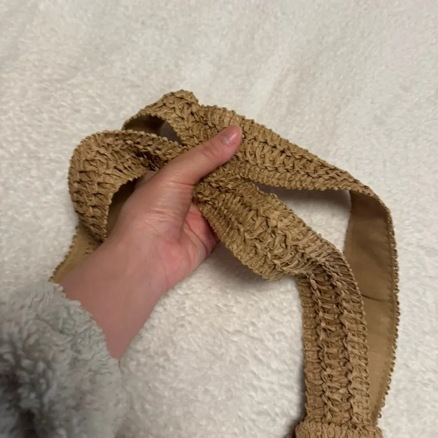 올 풀림을 살펴본 메다백 라탄백의 탄탄한 짜임