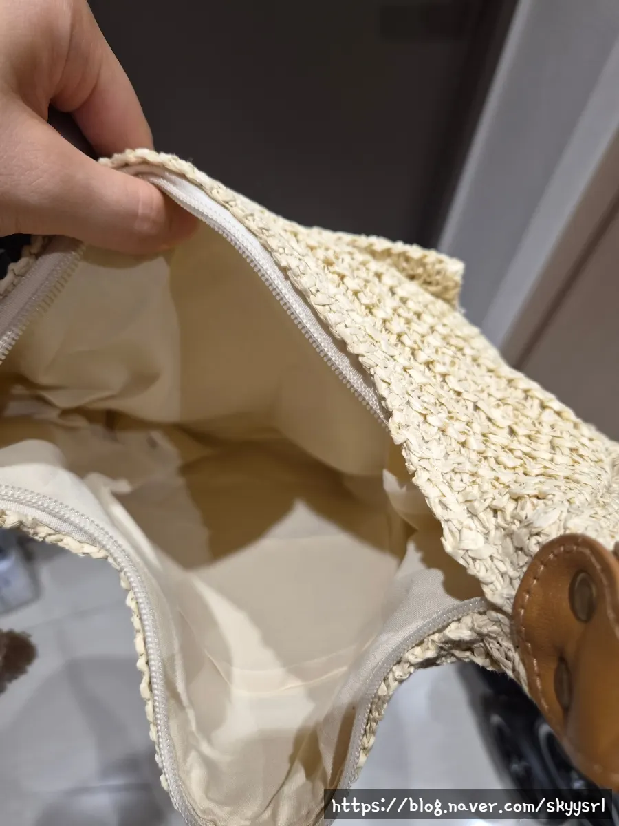 Wearing the Meda Bag rattan bag in a summery look