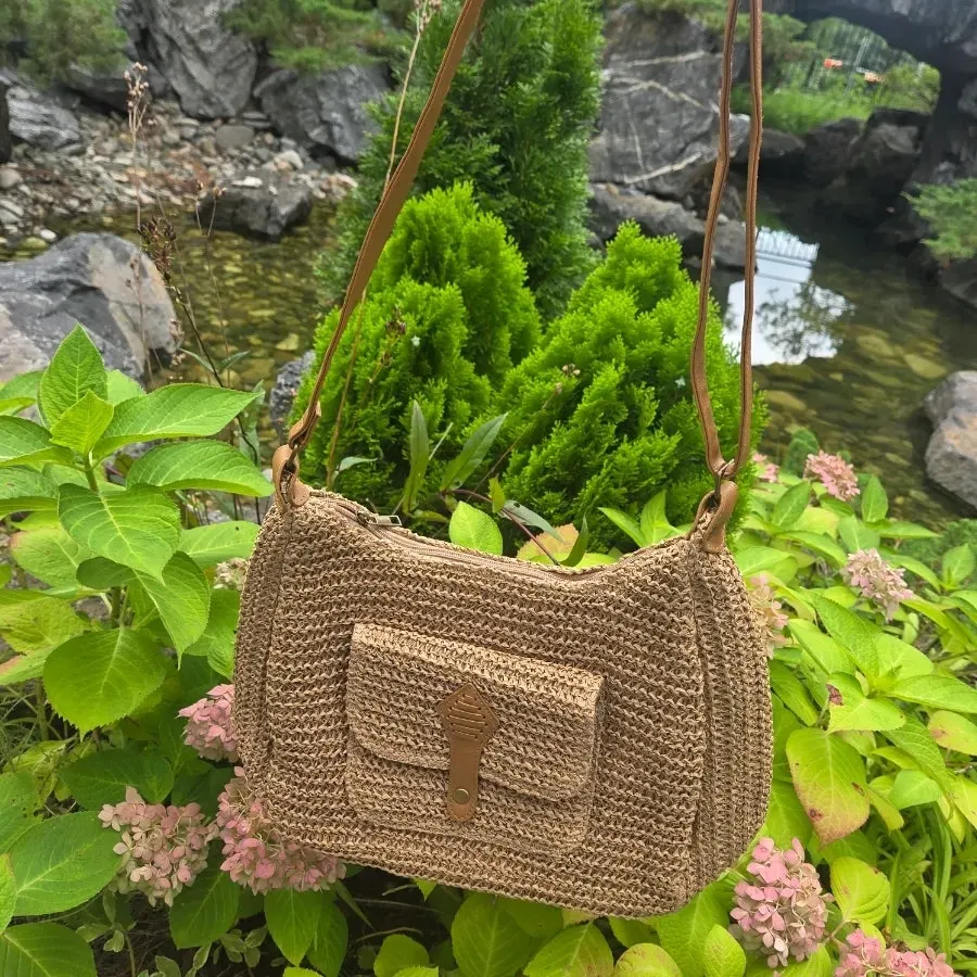 Medabaek, easy to carry lightly in everyday summer life