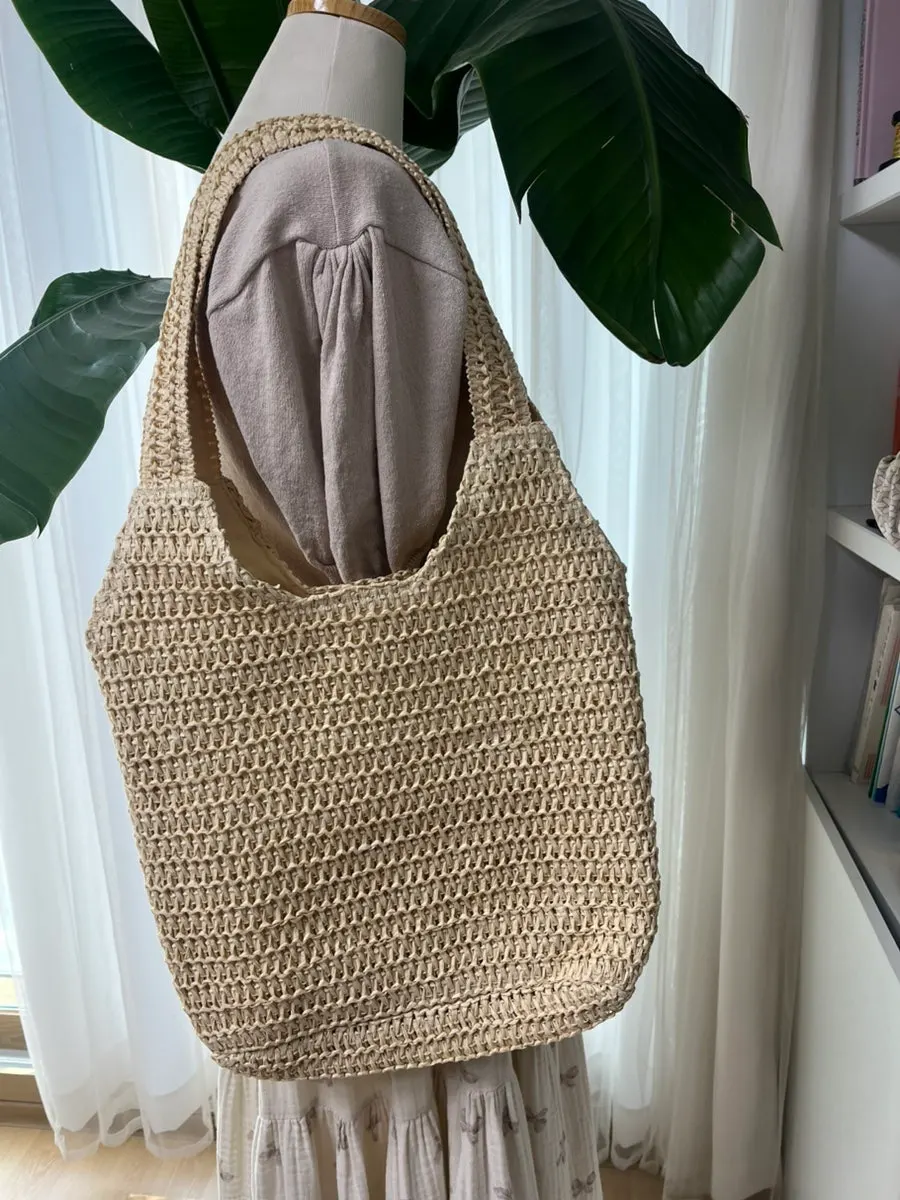 Meda Bag strap with a wide section that rests on the shoulder