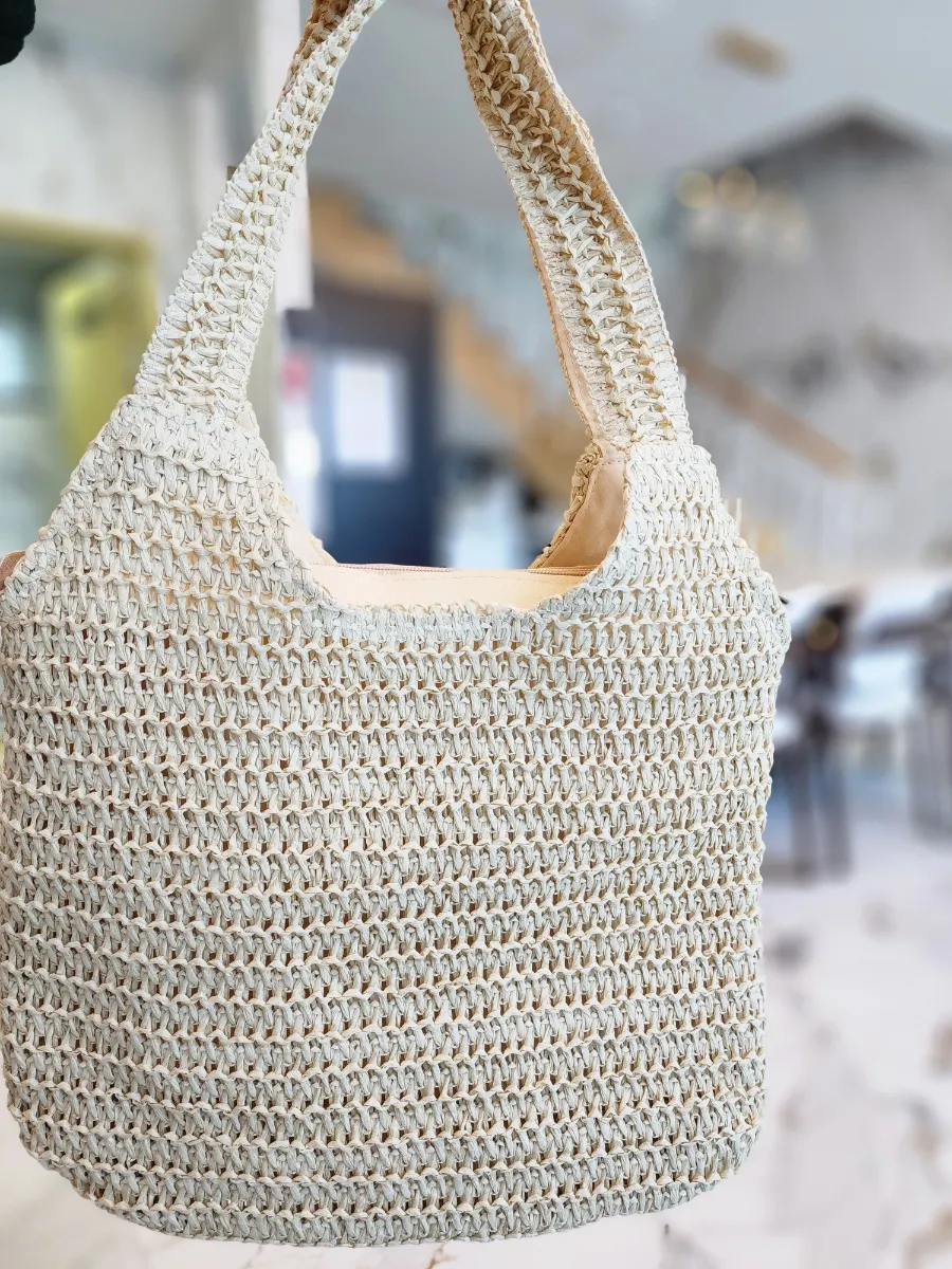 Interior storage structure of the Meda Bag rattan shoulder bag