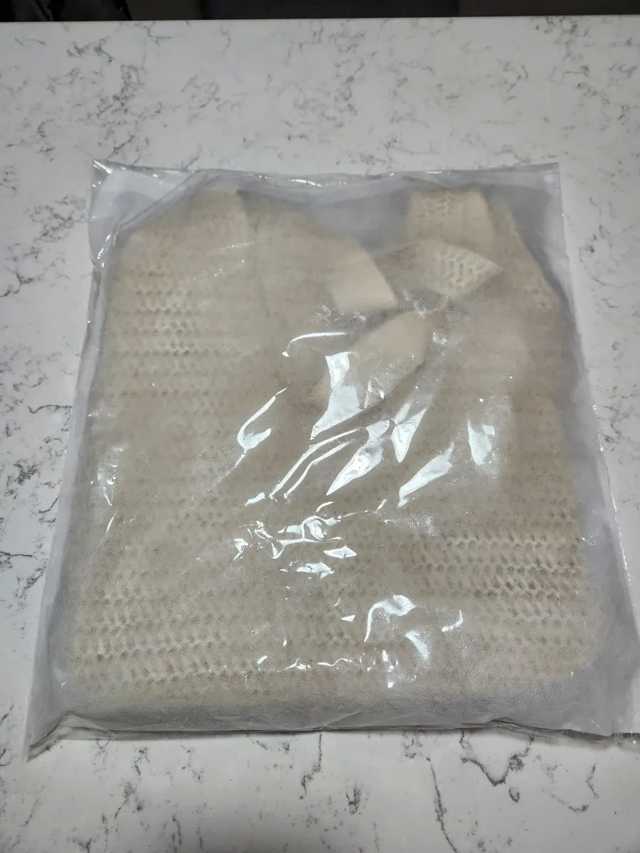 Dust bag included with the rattan bag packaging