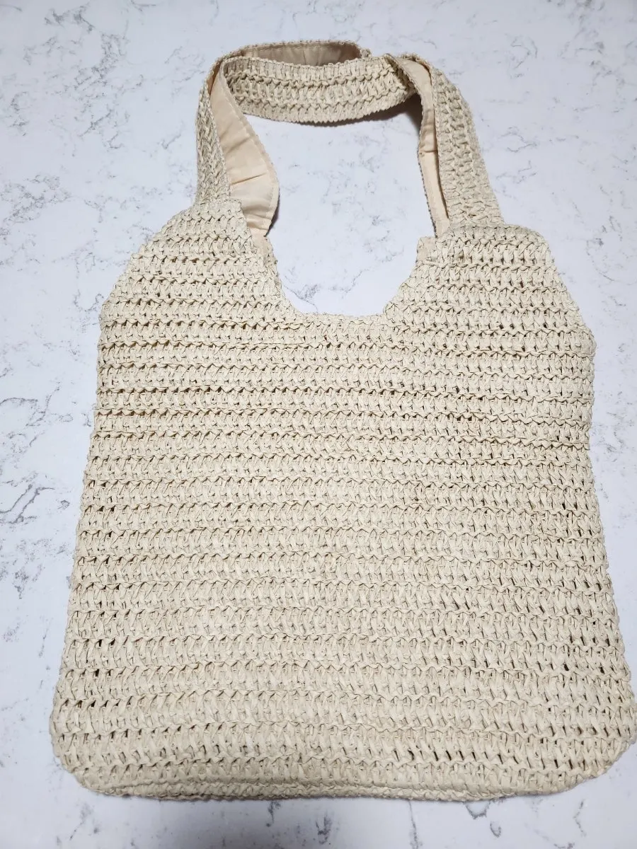 Rattan bag texture suited to travel outfits