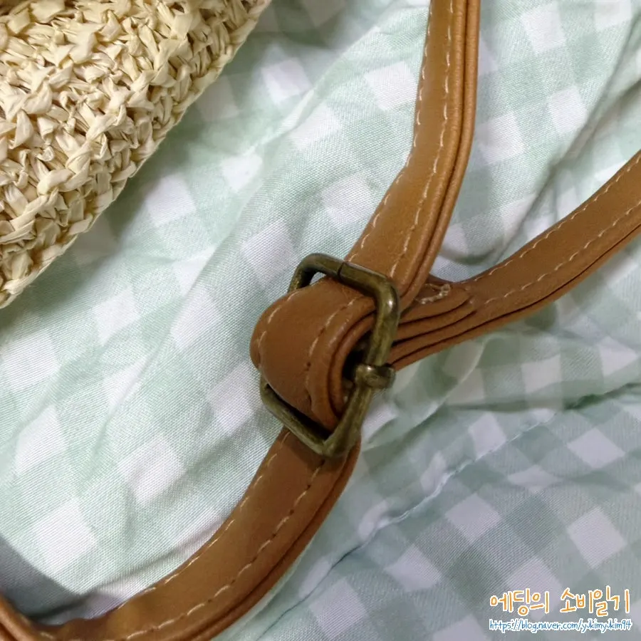 Ivory Meda bag chosen for a resort